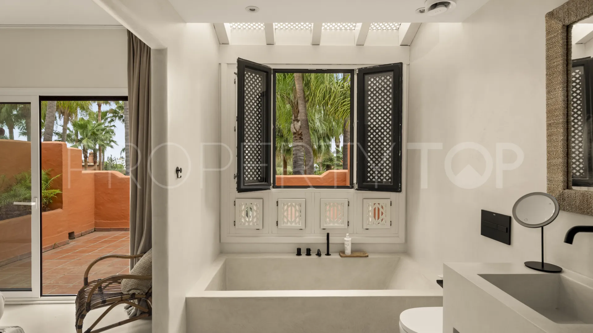 Buy town house in Altos de Puente Romano