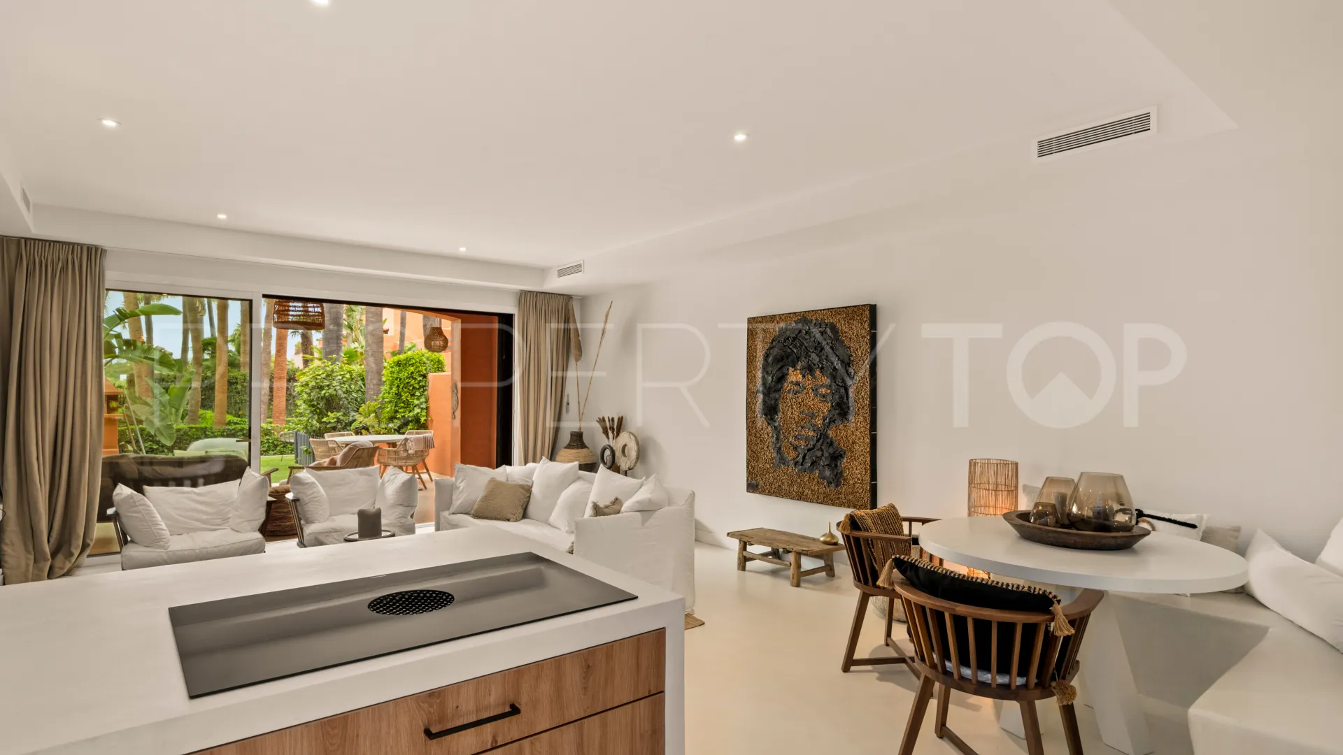 Buy town house in Altos de Puente Romano