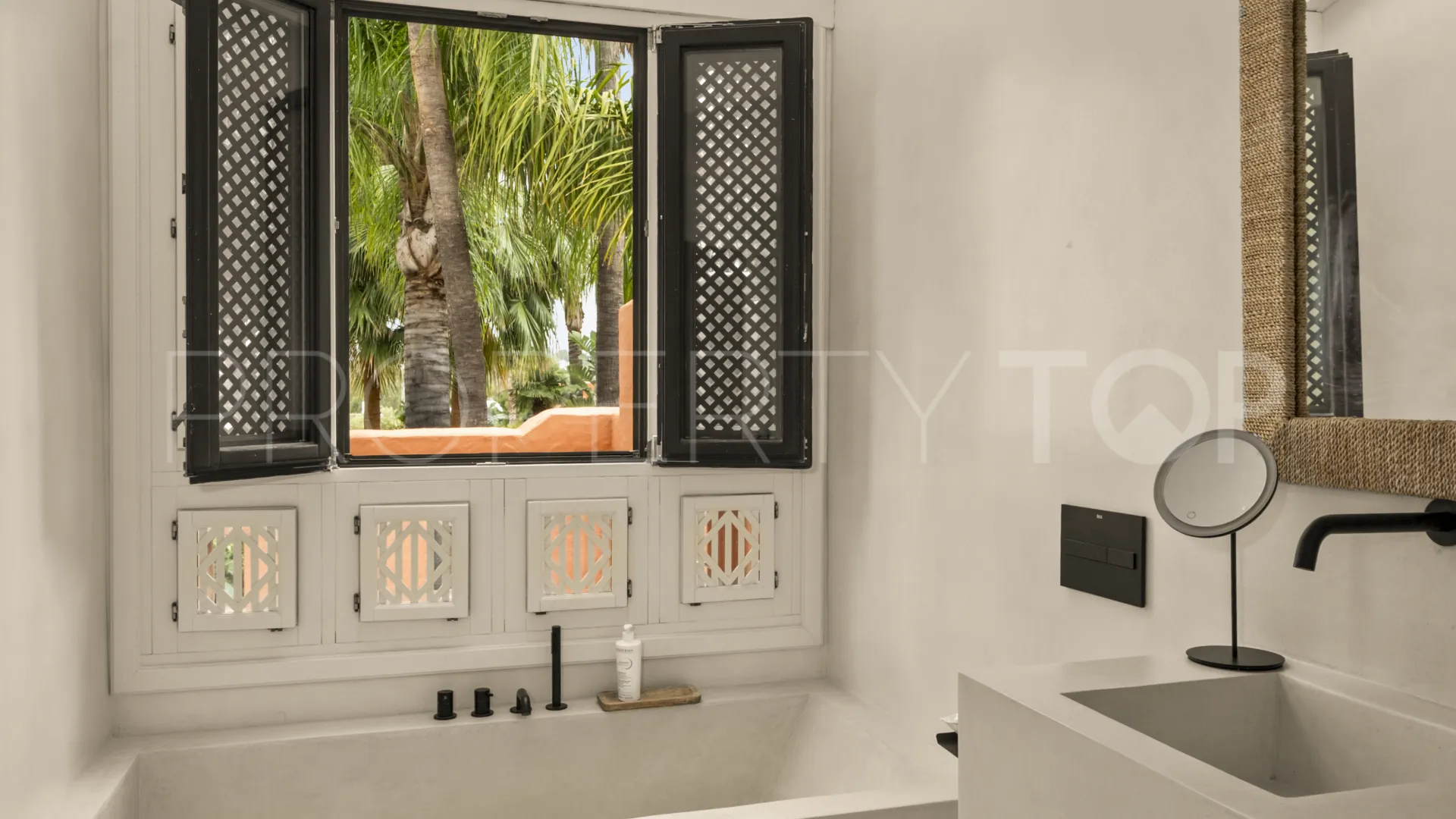 Buy town house in Altos de Puente Romano