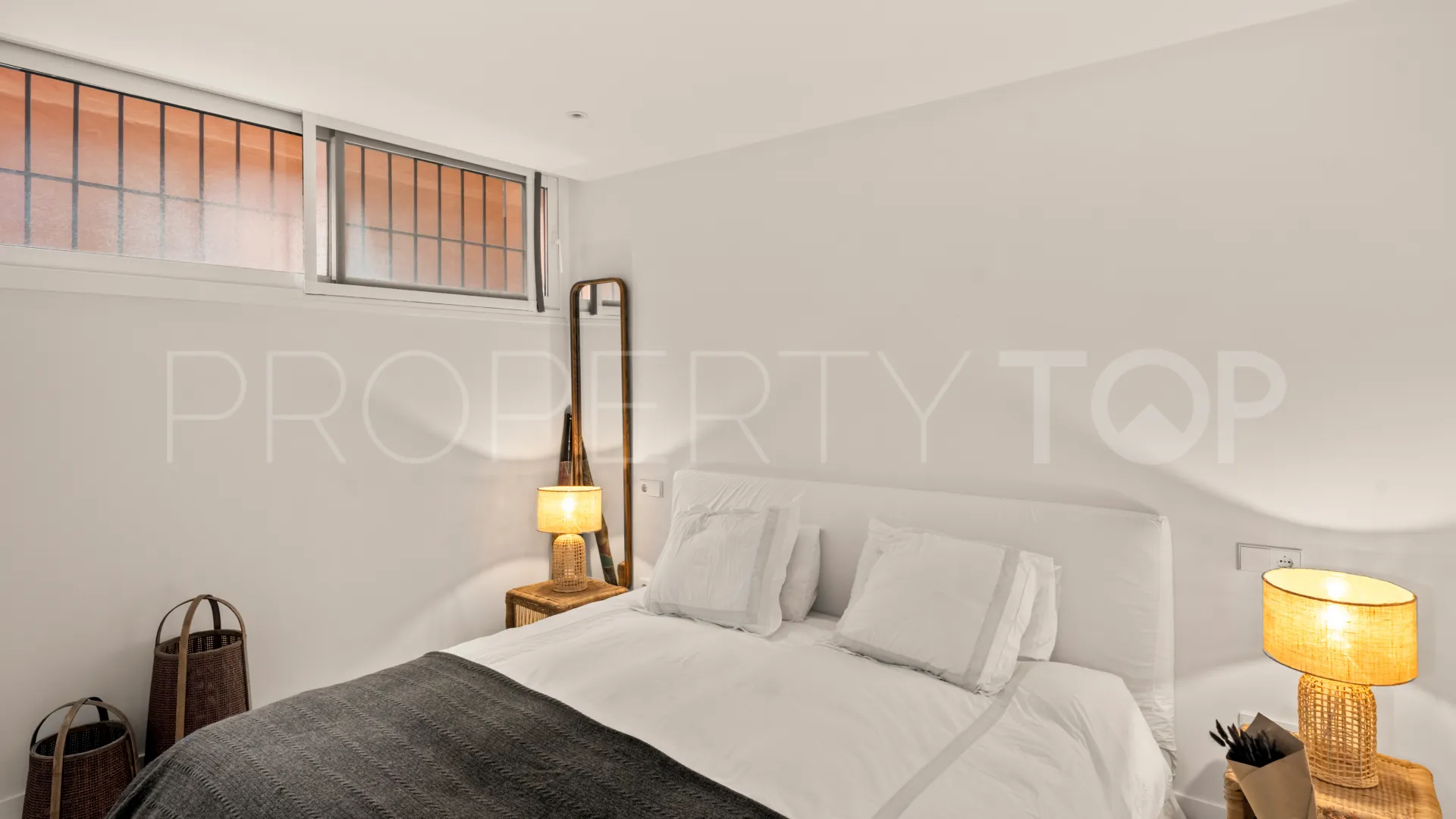 Buy town house in Altos de Puente Romano