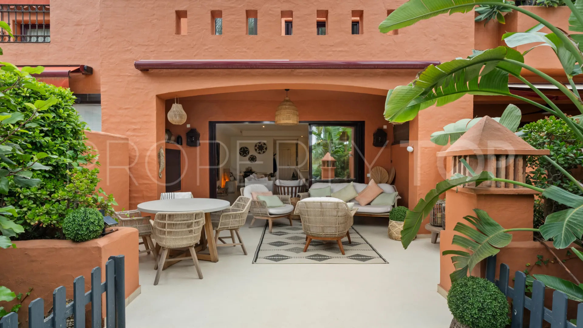 Buy town house in Altos de Puente Romano