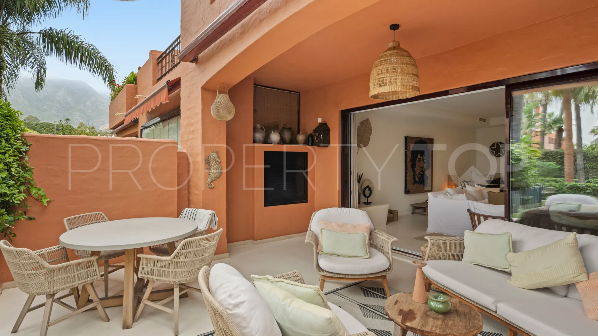 Buy town house in Altos de Puente Romano