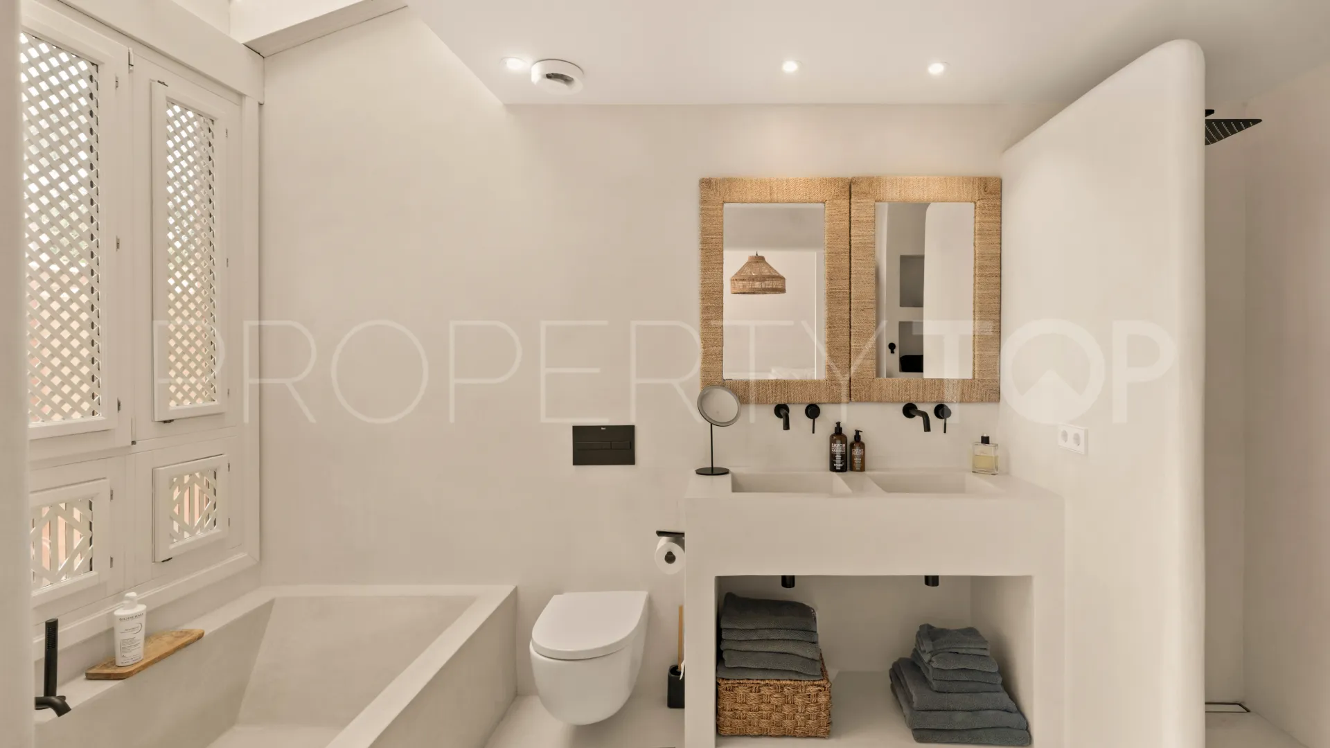 Buy town house in Altos de Puente Romano