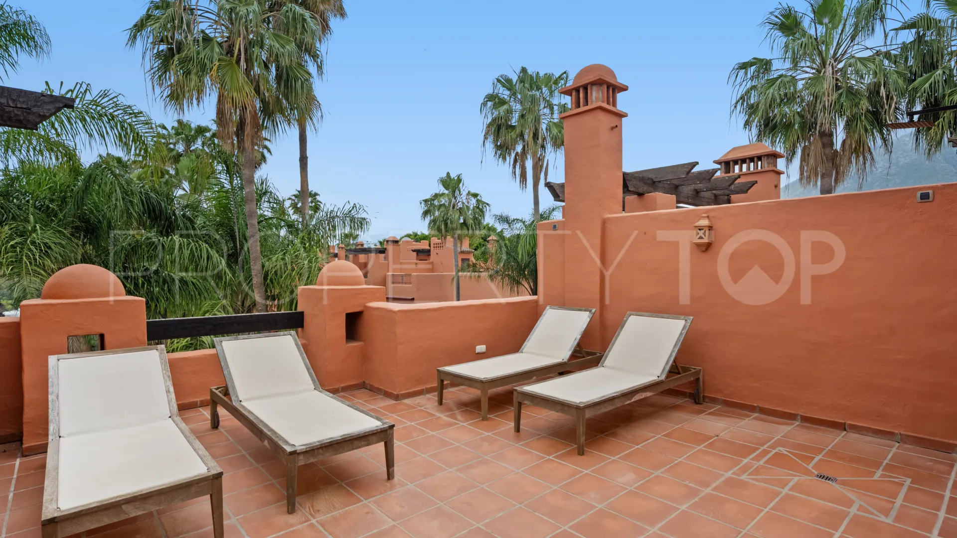 Buy town house in Altos de Puente Romano