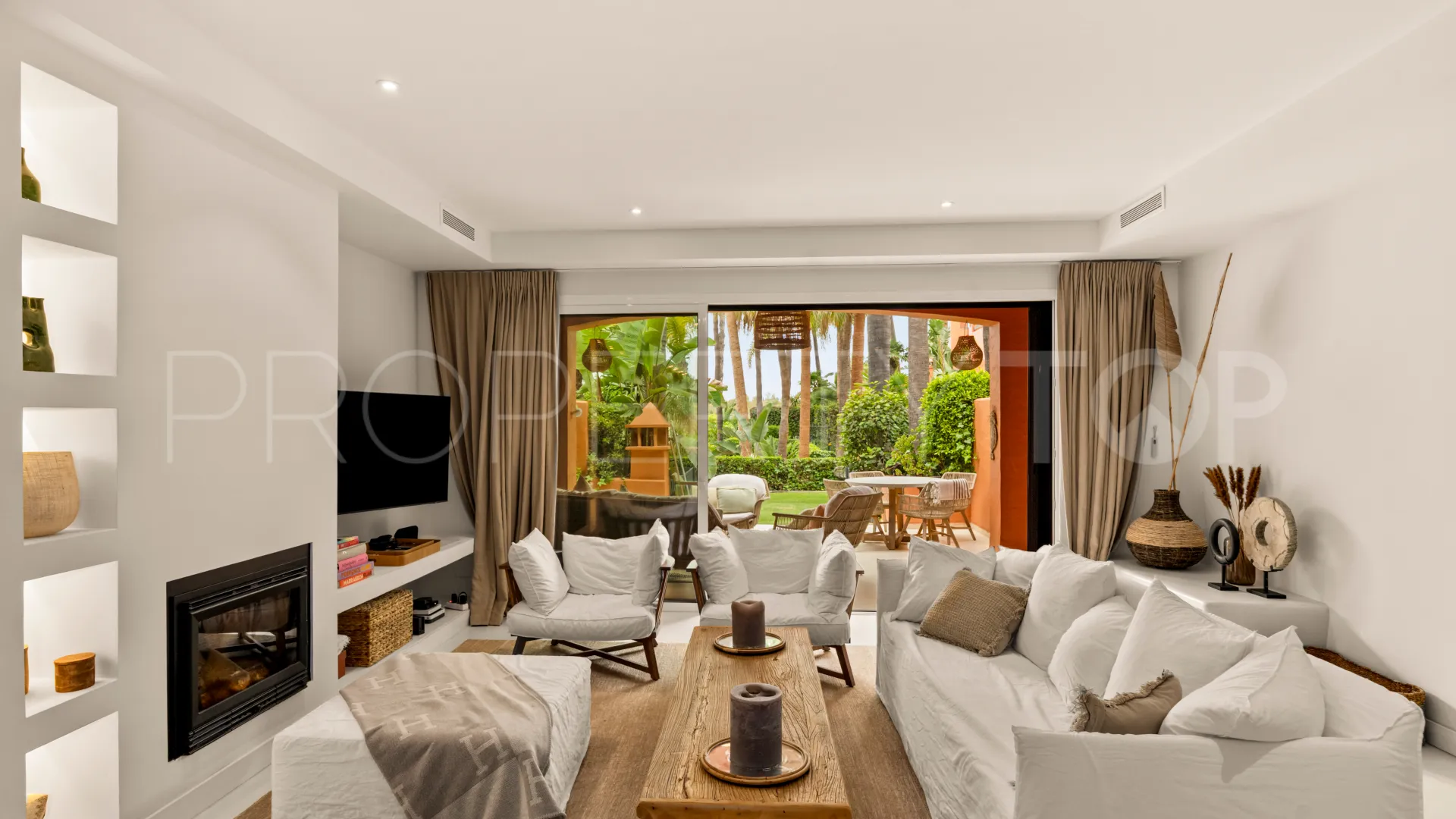Buy town house in Altos de Puente Romano