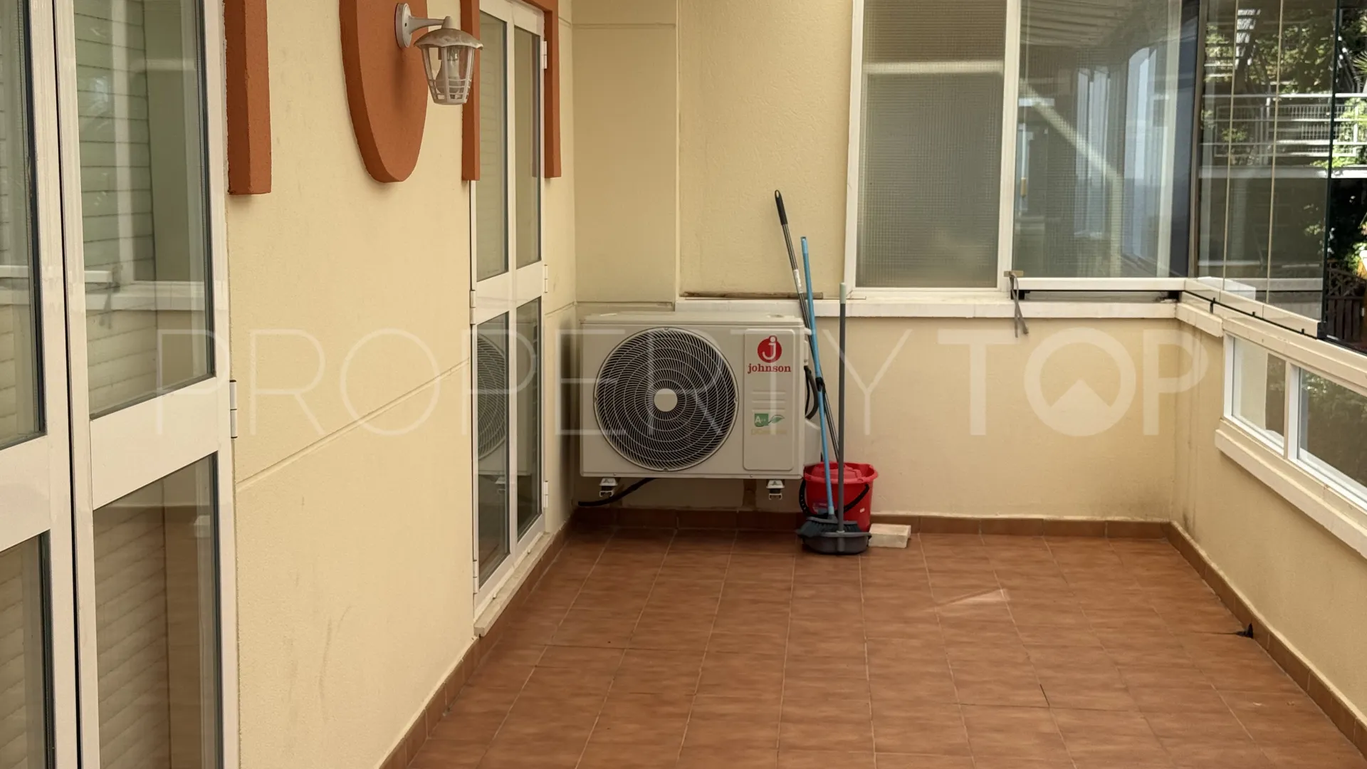 Ático con 2 dormitorios a la venta en Torrequebrada