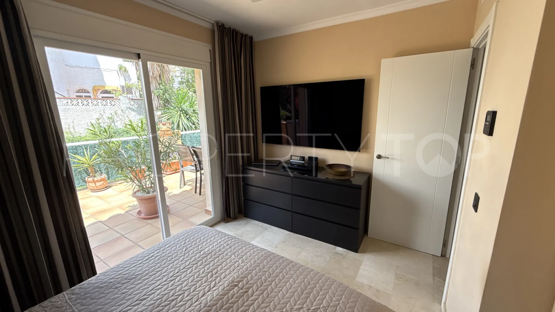 Atico duplex con 2 dormitorios en venta en Montealto