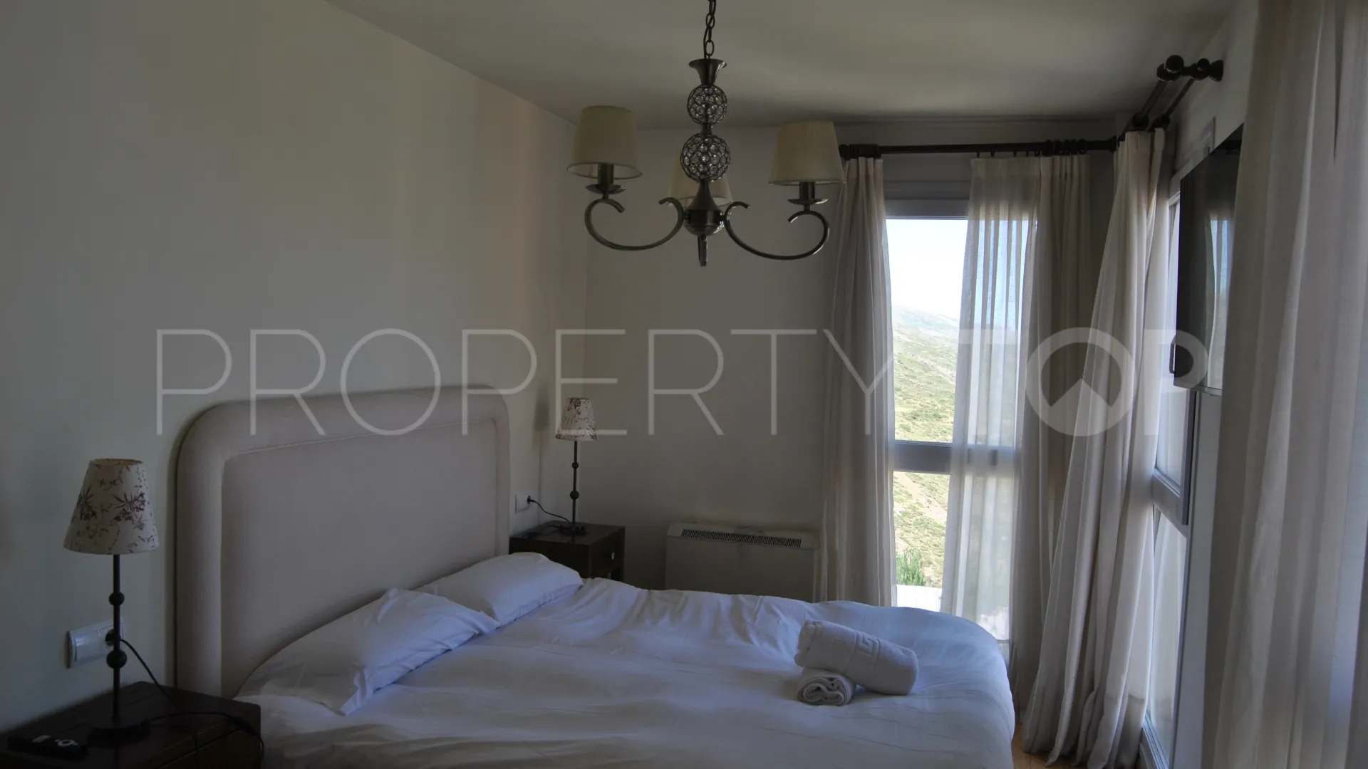 Apartment for sale in Monachil with 4 bedrooms