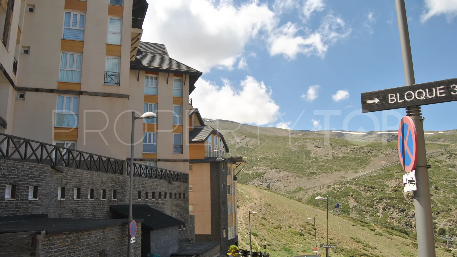 Apartment for sale in Monachil with 4 bedrooms