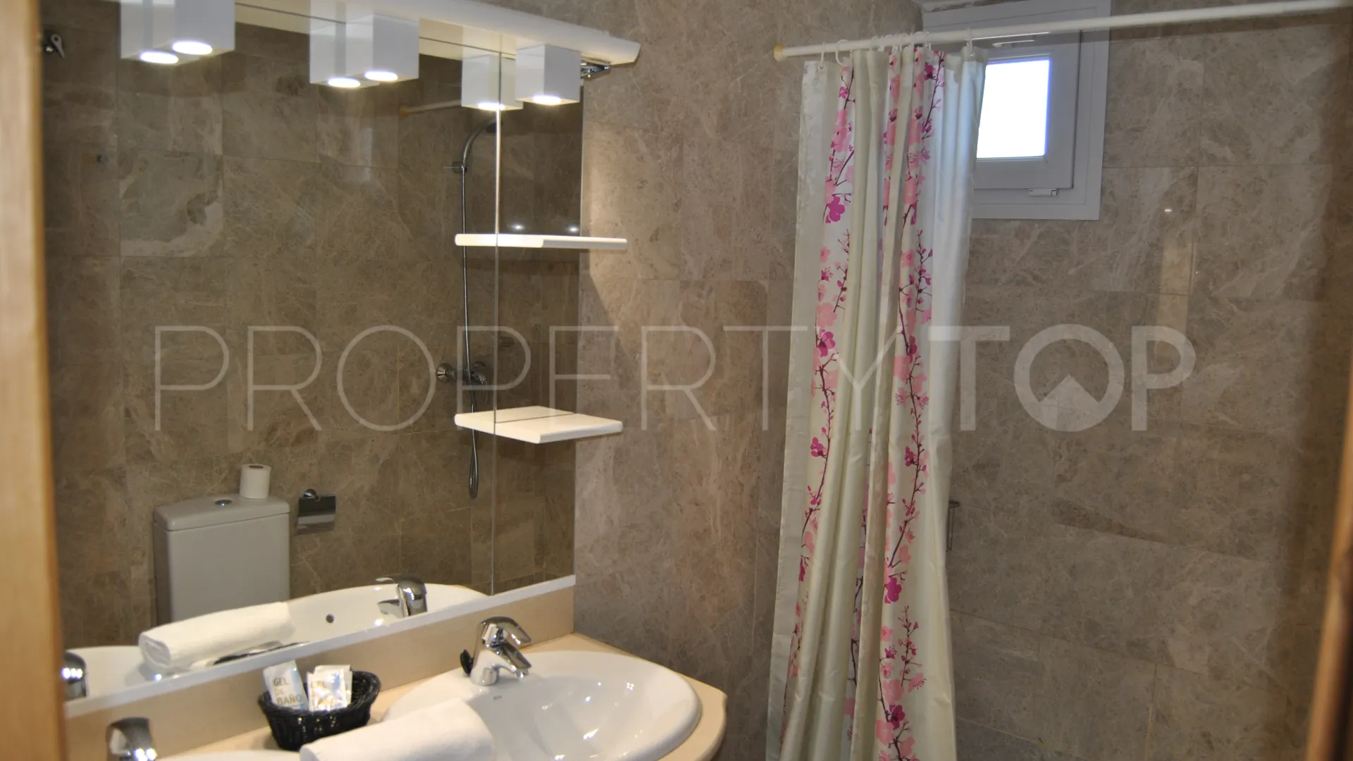 Apartment for sale in Monachil with 4 bedrooms