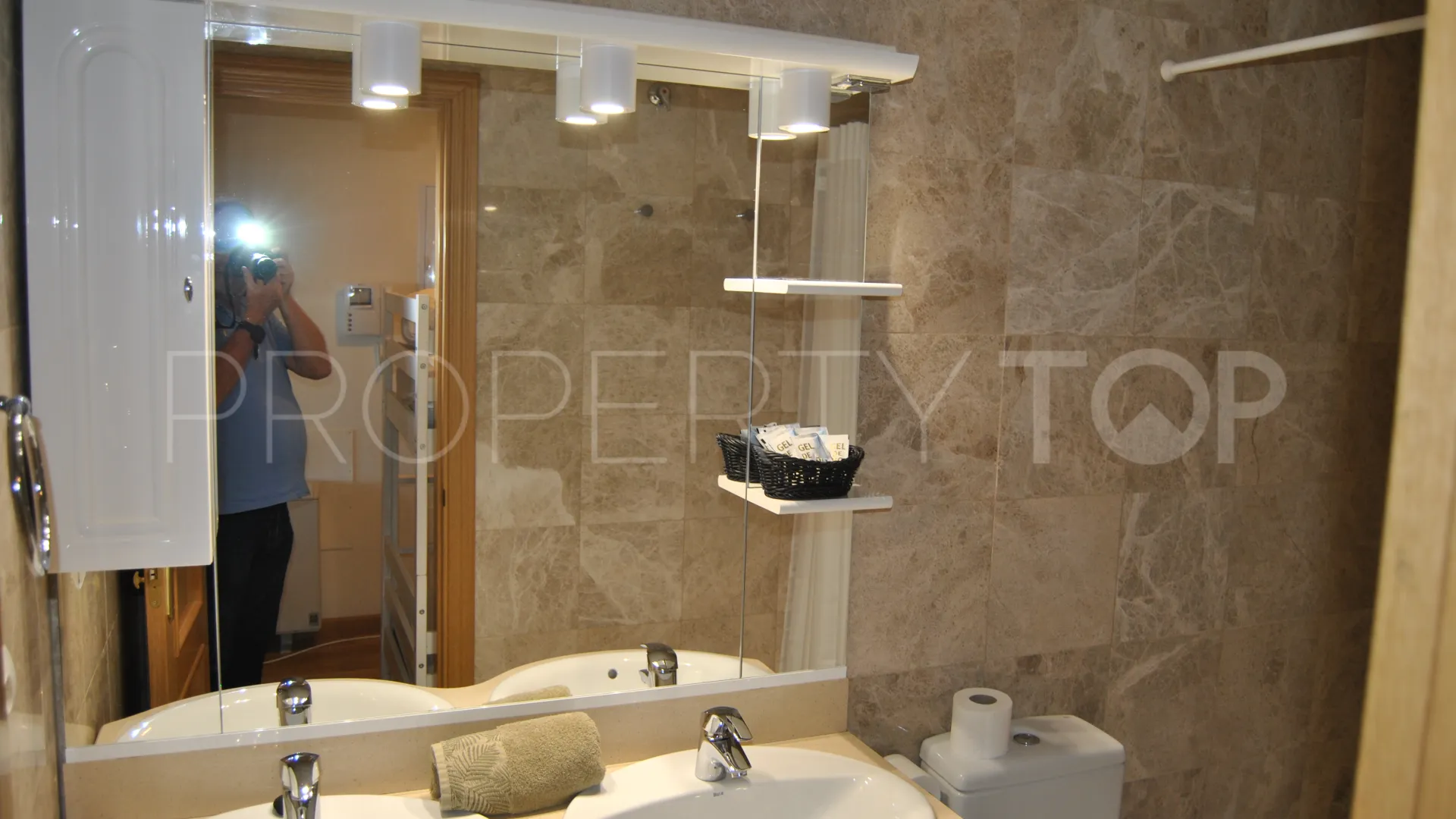 Apartment for sale in Monachil with 4 bedrooms
