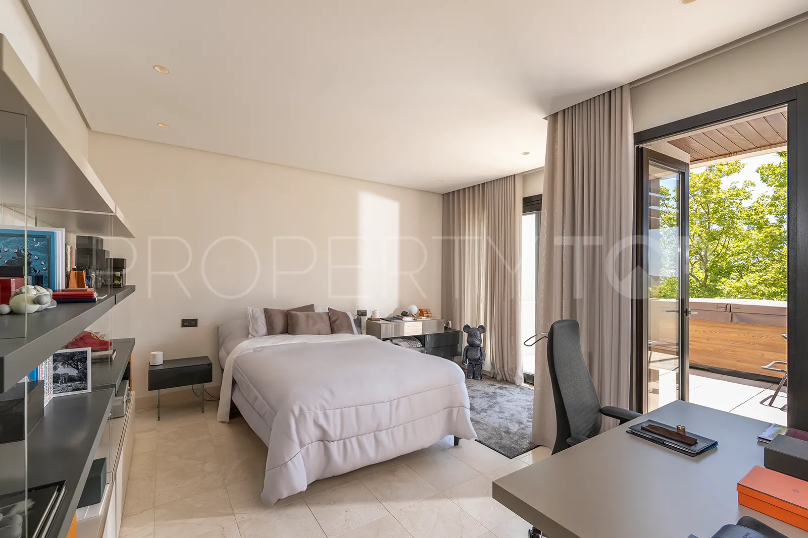 For sale duplex penthouse in Hacienda de Valderrama with 4 bedrooms