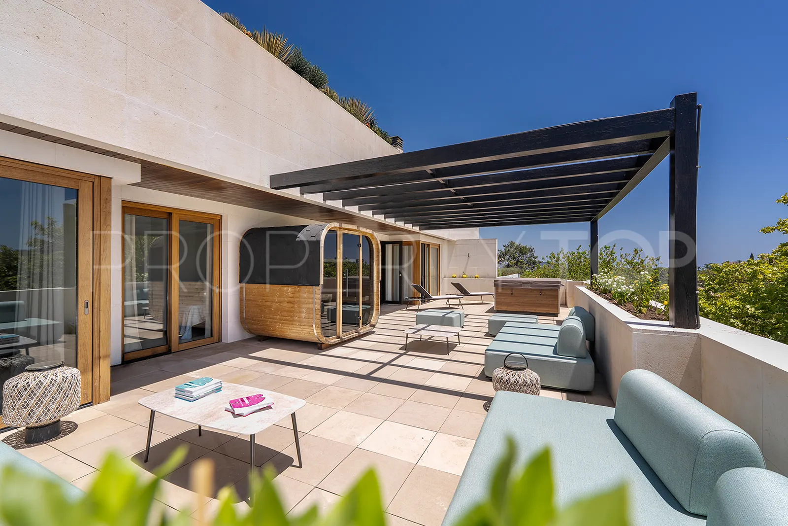 For sale duplex penthouse in Hacienda de Valderrama with 4 bedrooms