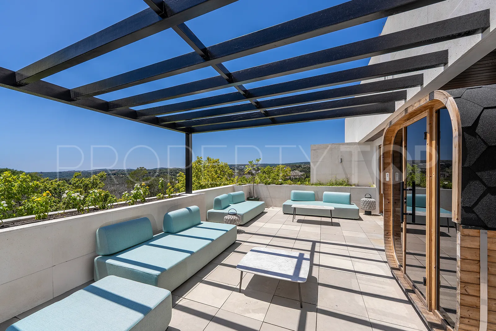 For sale duplex penthouse in Hacienda de Valderrama with 4 bedrooms