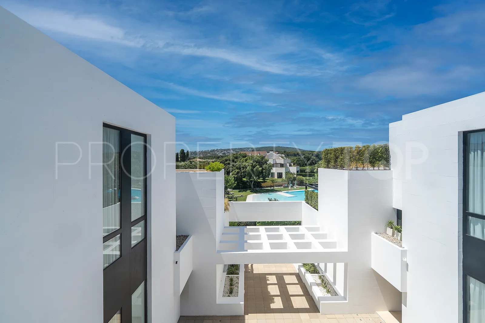 For sale duplex penthouse in Hacienda de Valderrama with 4 bedrooms