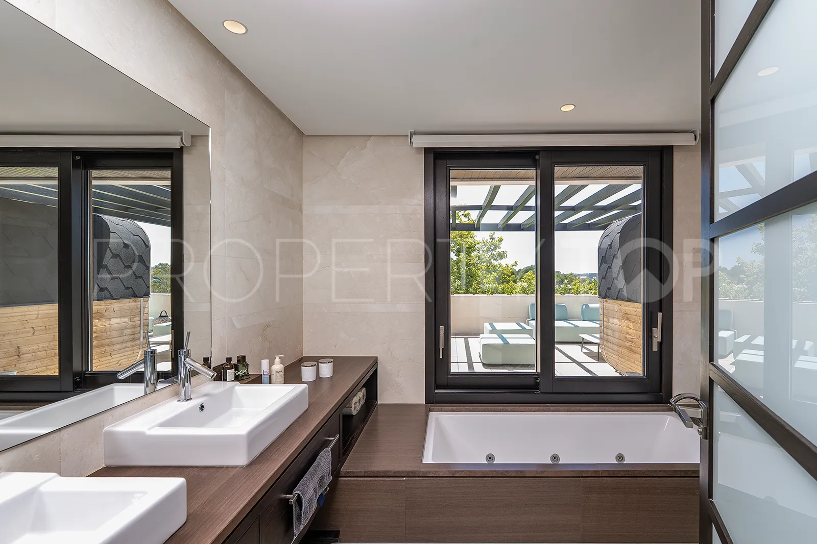 For sale duplex penthouse in Hacienda de Valderrama with 4 bedrooms