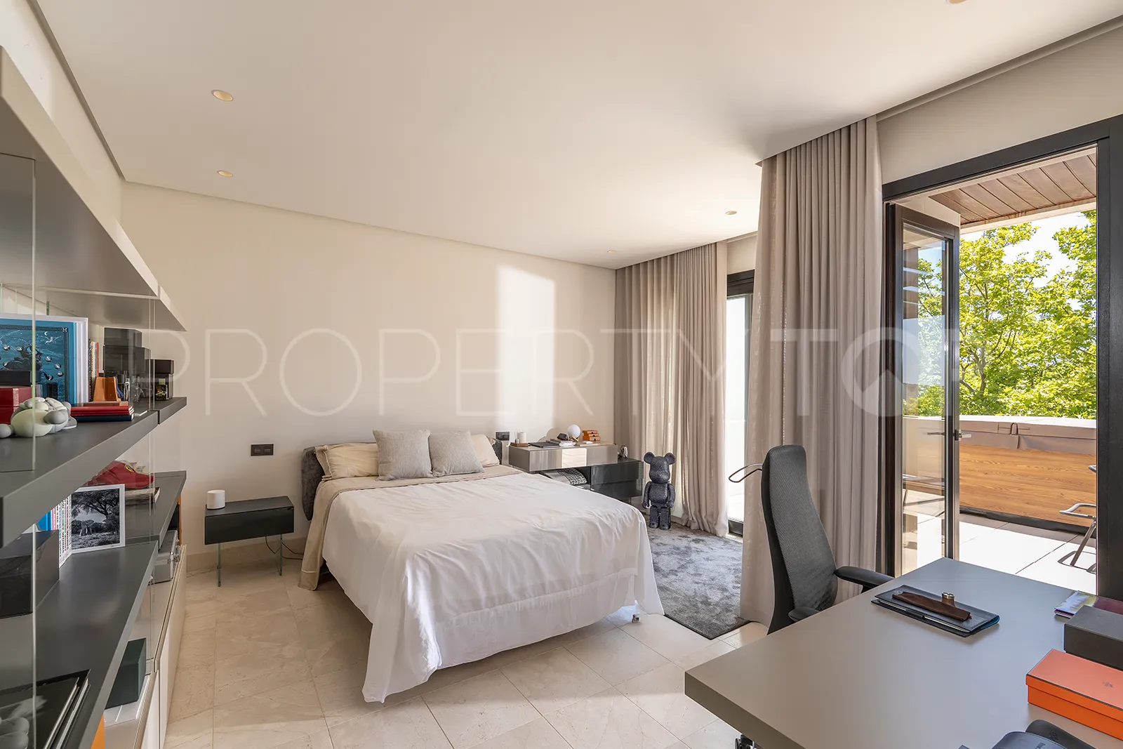 For sale duplex penthouse in Hacienda de Valderrama with 4 bedrooms