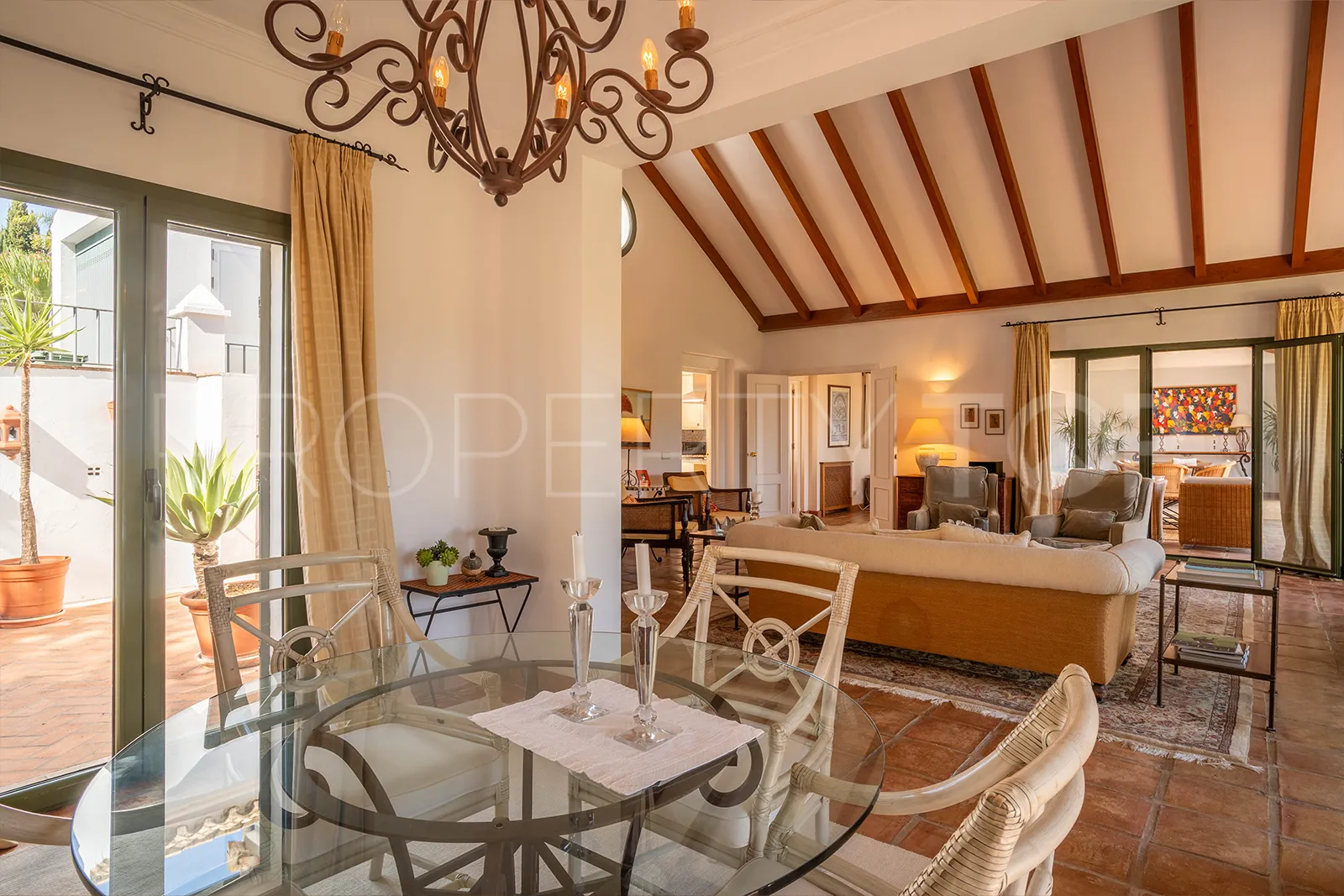 Villa en venta con 3 dormitorios en Zona F