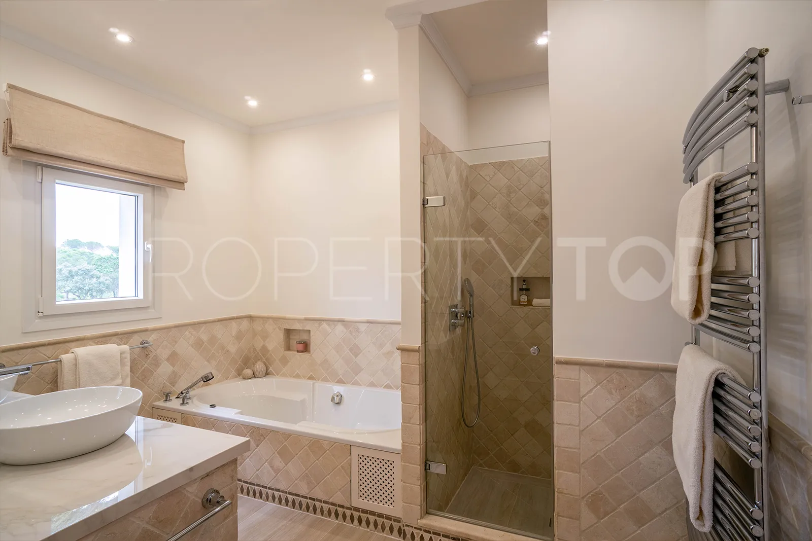 For sale Zona G villa with 4 bedrooms