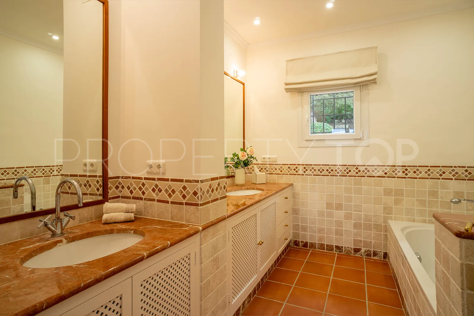 For sale Zona G villa with 4 bedrooms