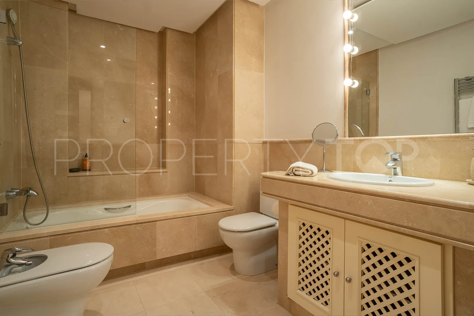 For sale ground floor apartment in Valgrande