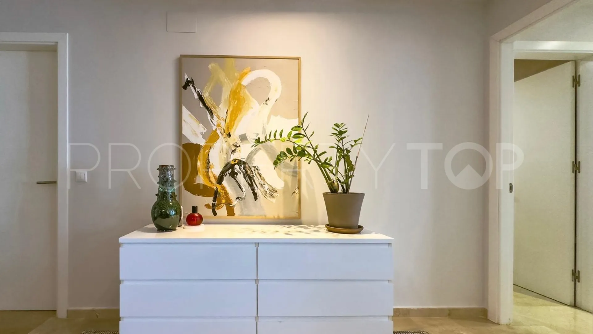 For sale apartment in Bahia de las Rocas with 2 bedrooms