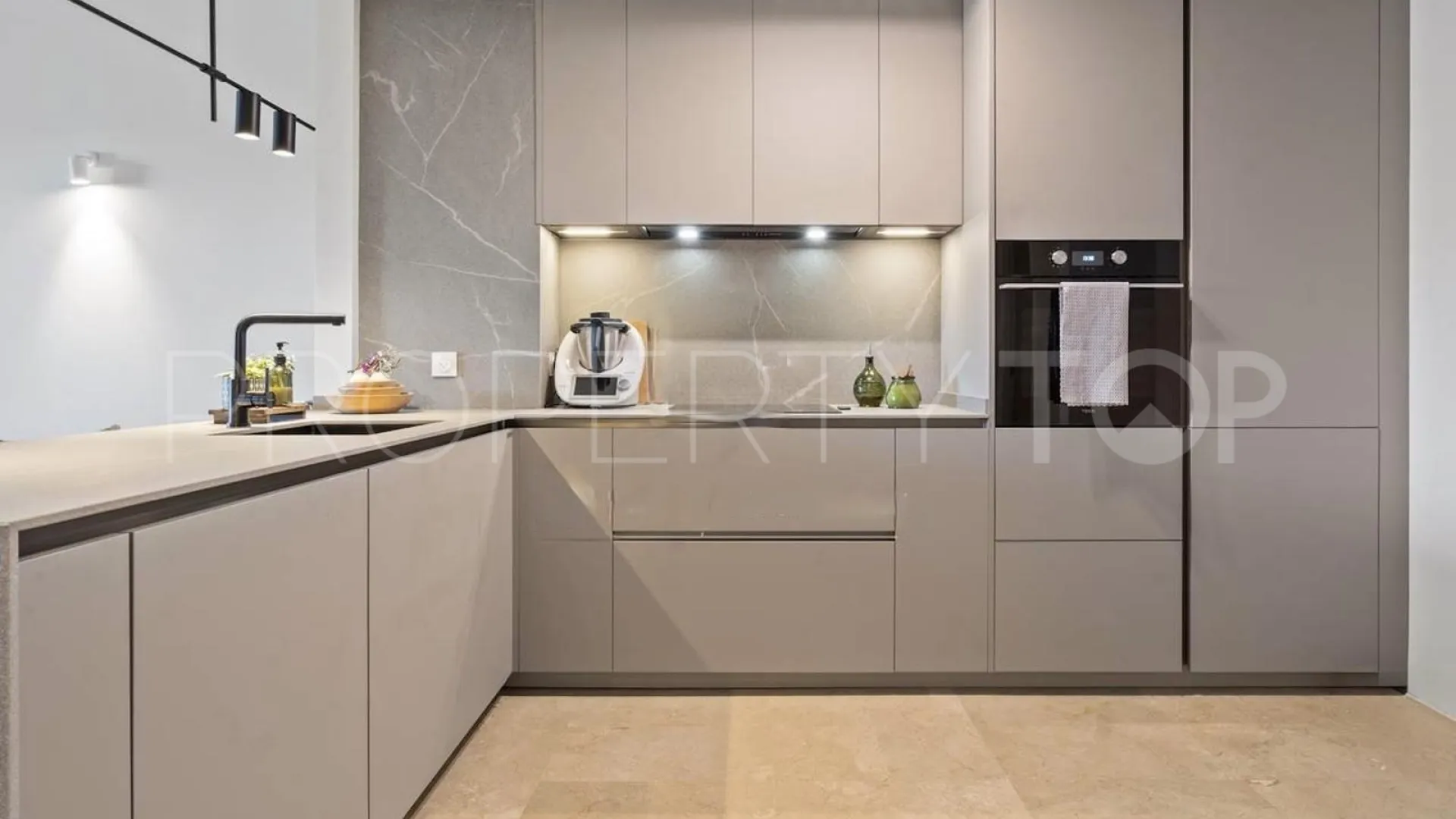 For sale apartment in Bahia de las Rocas with 2 bedrooms