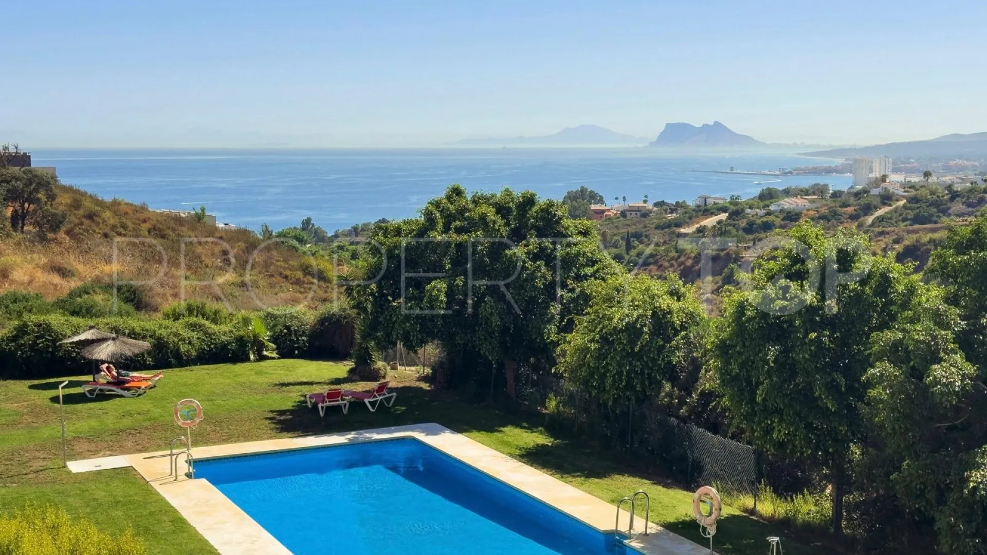 For sale apartment in Bahia de las Rocas with 2 bedrooms