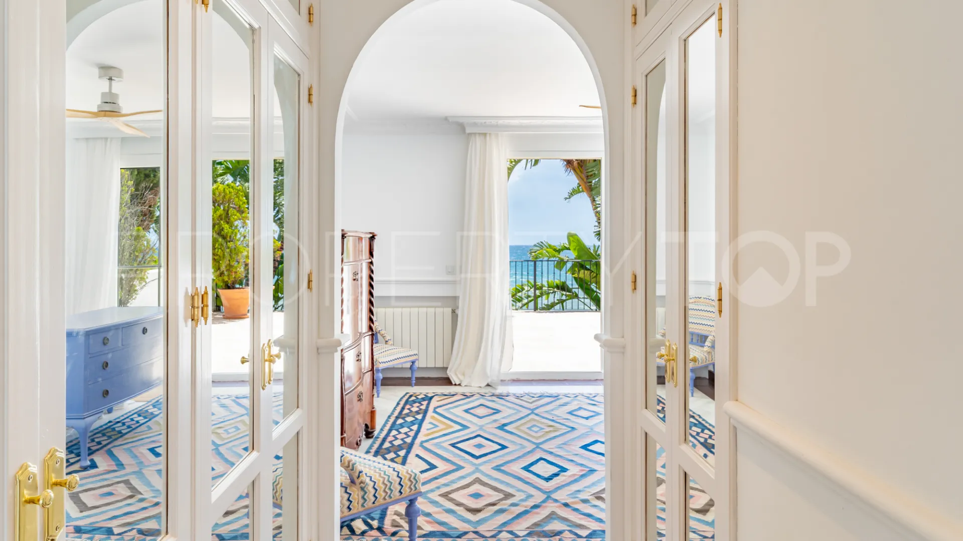 For sale villa in Guadalmina Baja