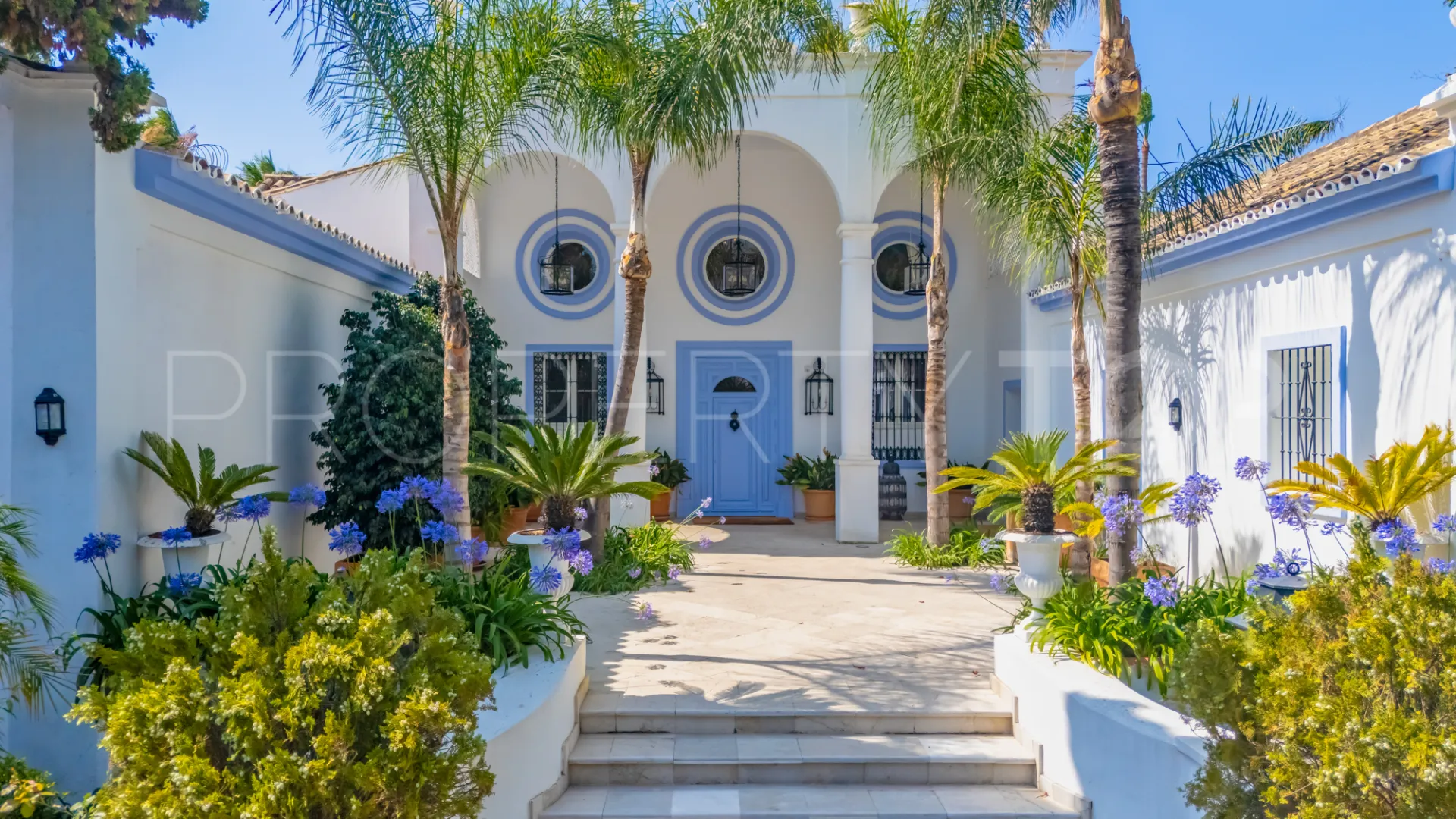 For sale villa in Guadalmina Baja