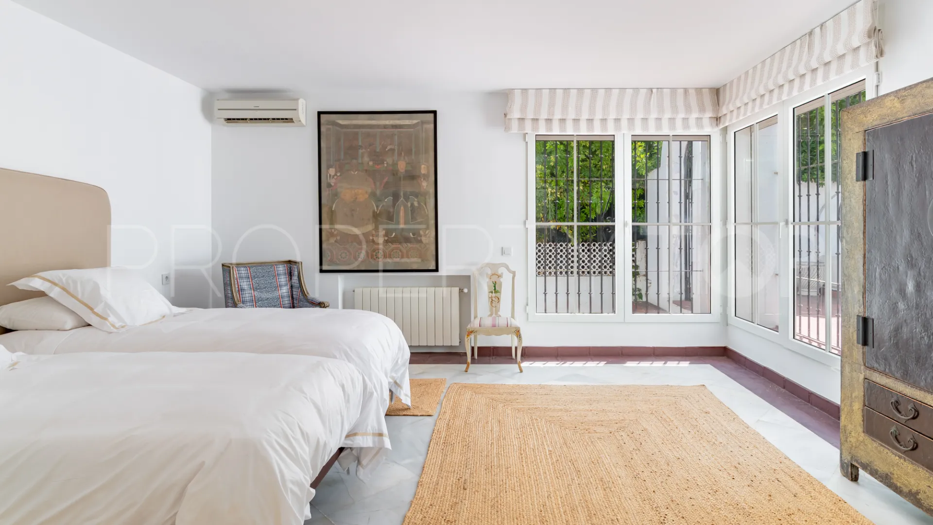 For sale villa in Guadalmina Baja