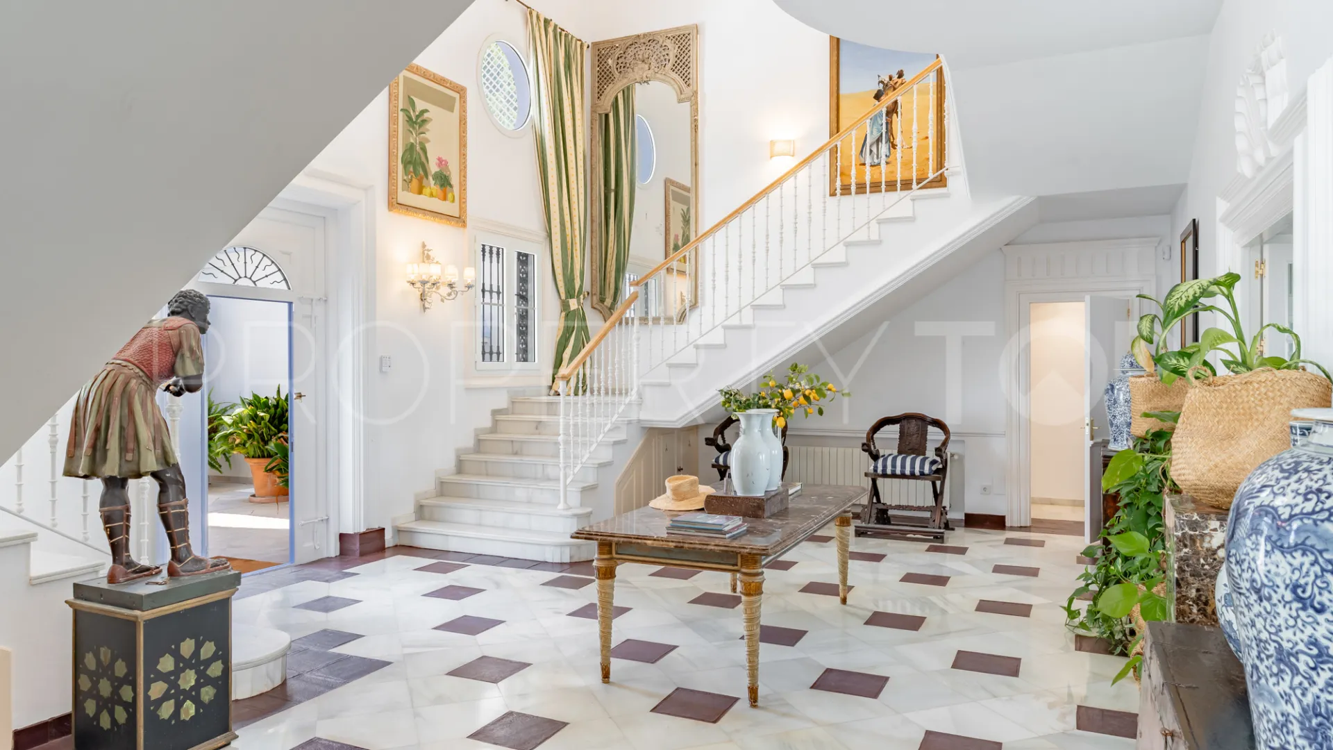 For sale villa in Guadalmina Baja