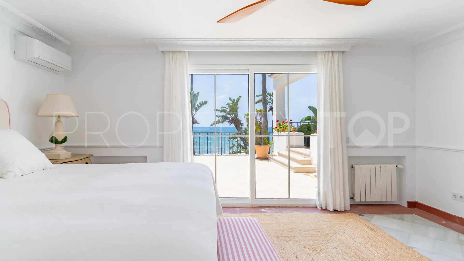For sale villa in Guadalmina Baja