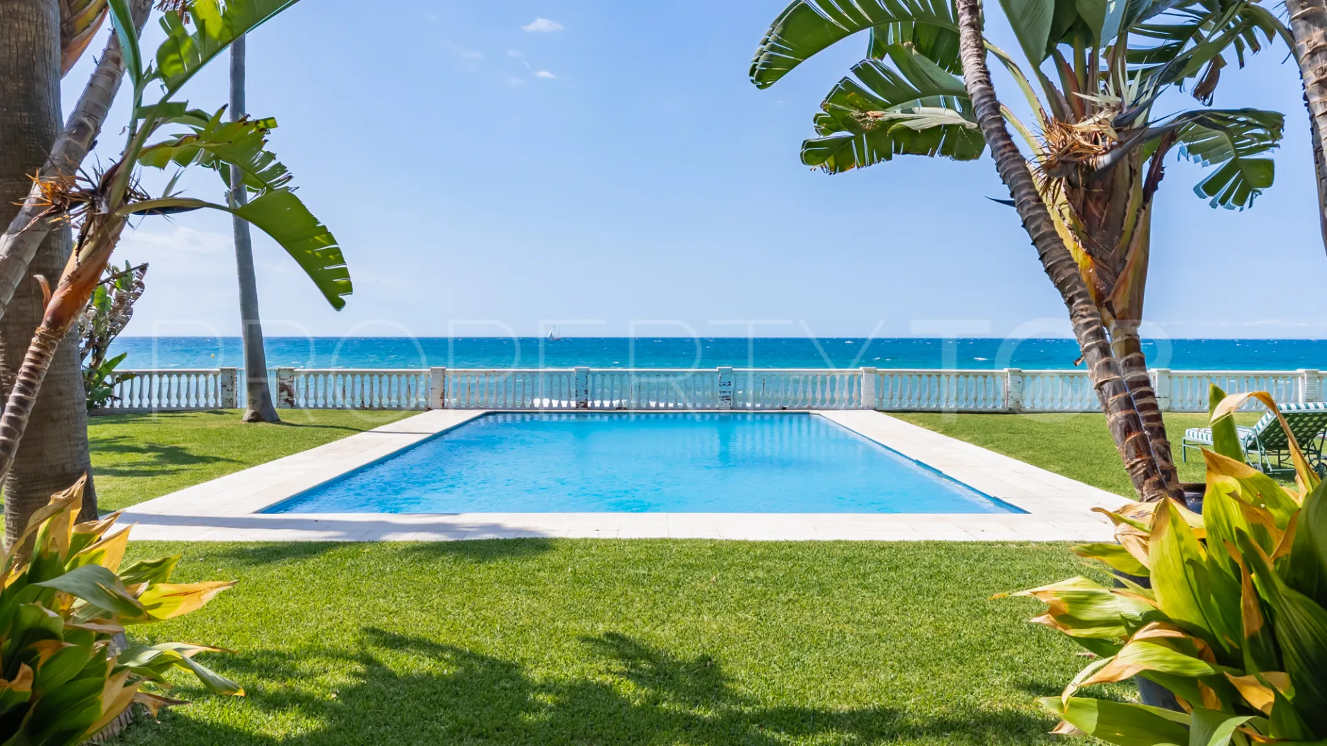For sale villa in Guadalmina Baja