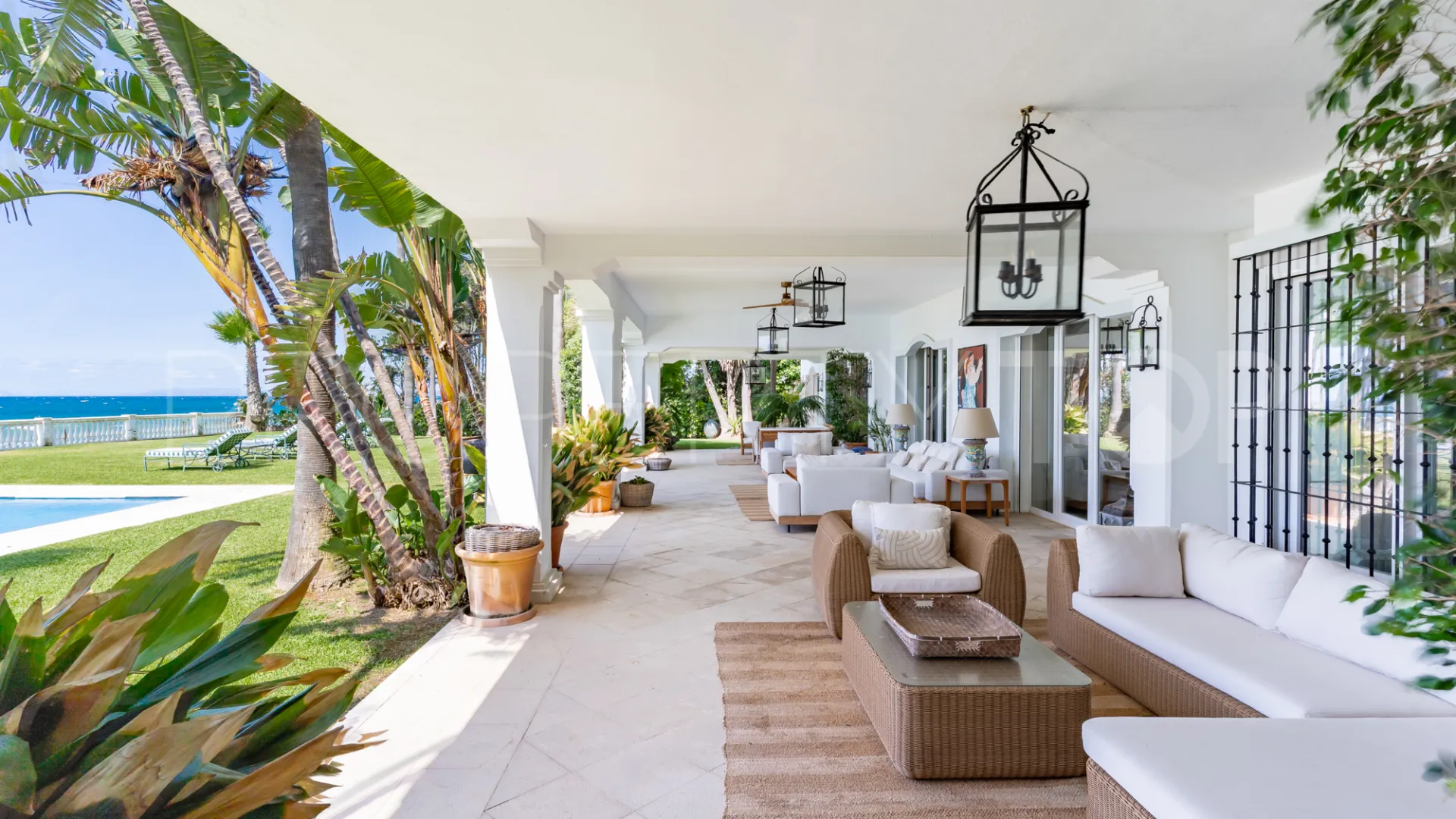 For sale villa in Guadalmina Baja