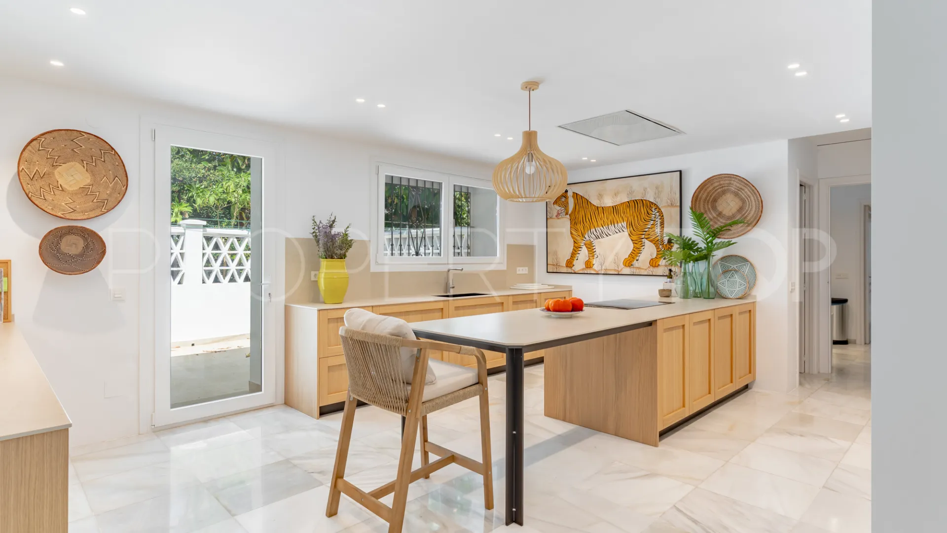 For sale villa in Guadalmina Baja