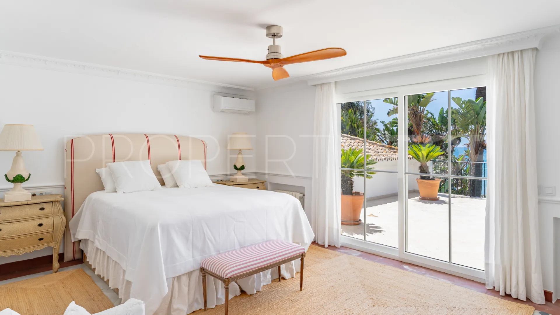 For sale villa in Guadalmina Baja