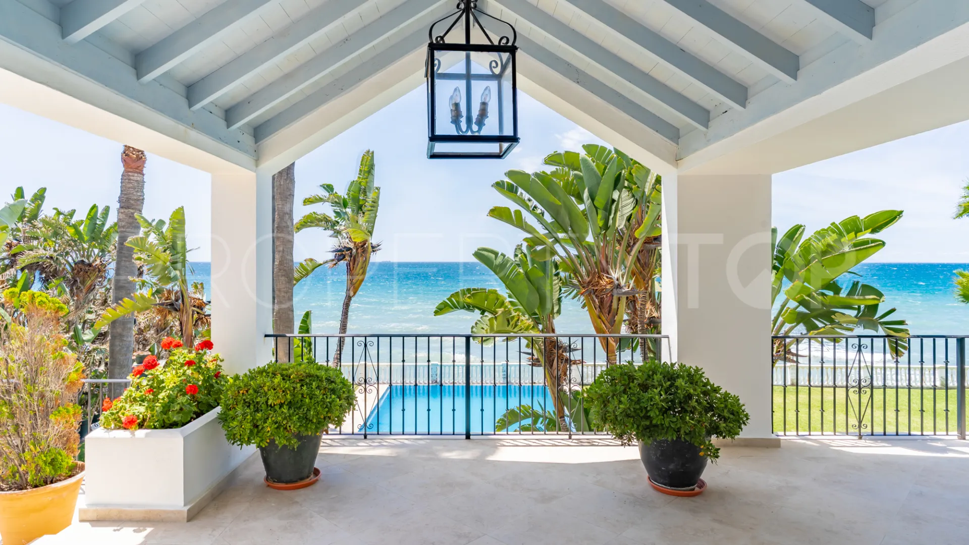 For sale villa in Guadalmina Baja