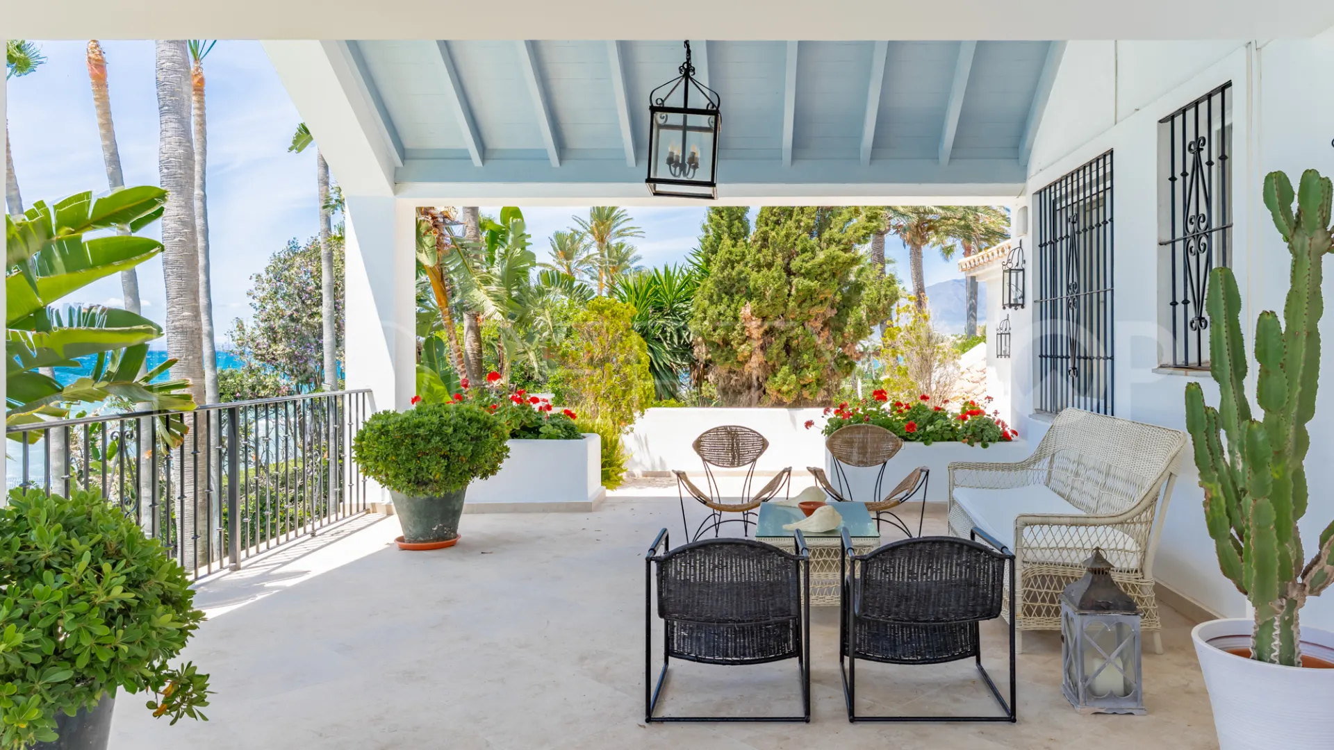 For sale villa in Guadalmina Baja