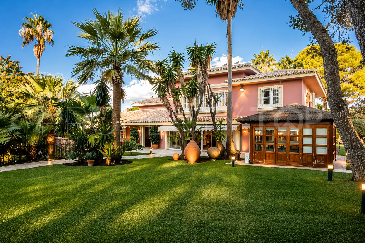 Comprar villa en Guadalmina Baja