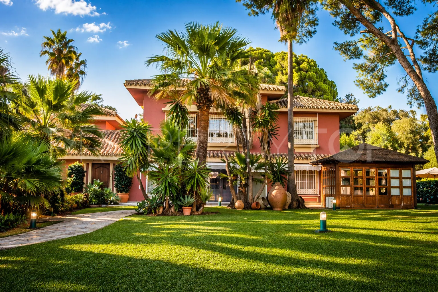 Comprar villa en Guadalmina Baja