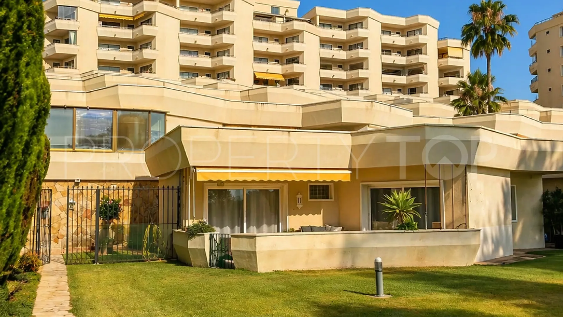 For sale 2 bedrooms apartment in Atalaya