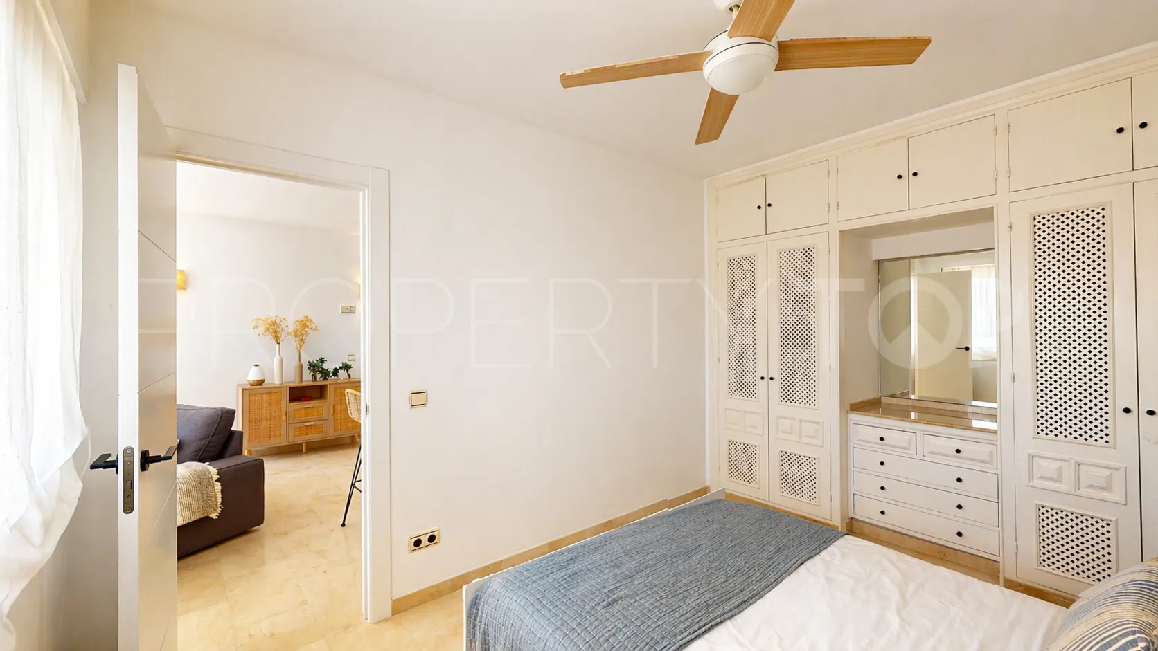 For sale 2 bedrooms apartment in Atalaya