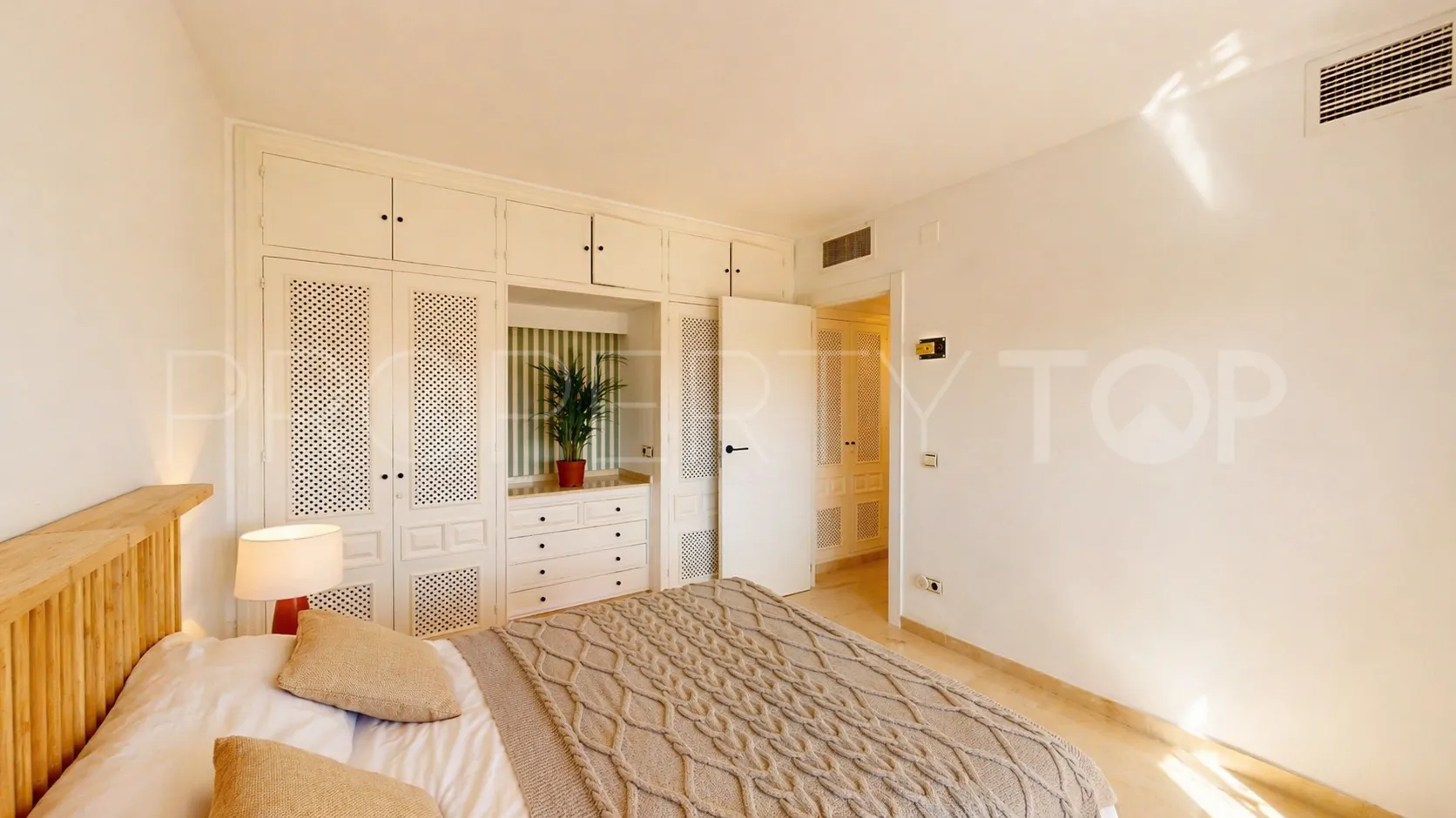 For sale 2 bedrooms apartment in Atalaya