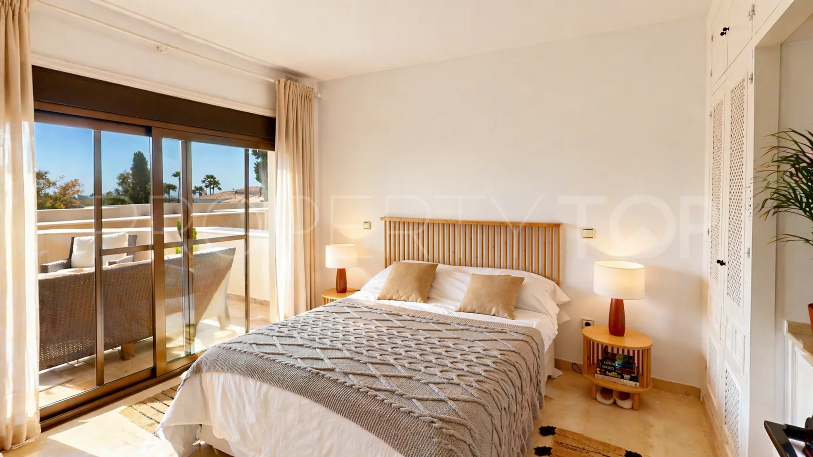 For sale 2 bedrooms apartment in Atalaya