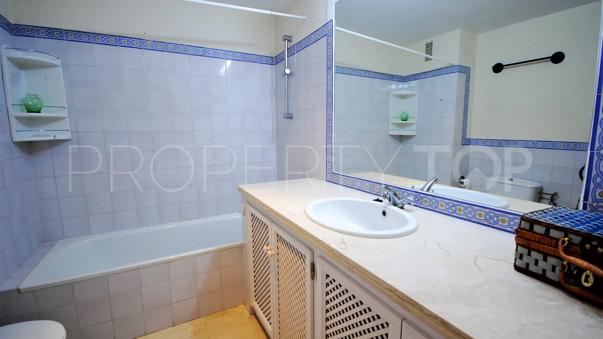 Apartment for sale in Guadalmina Alta