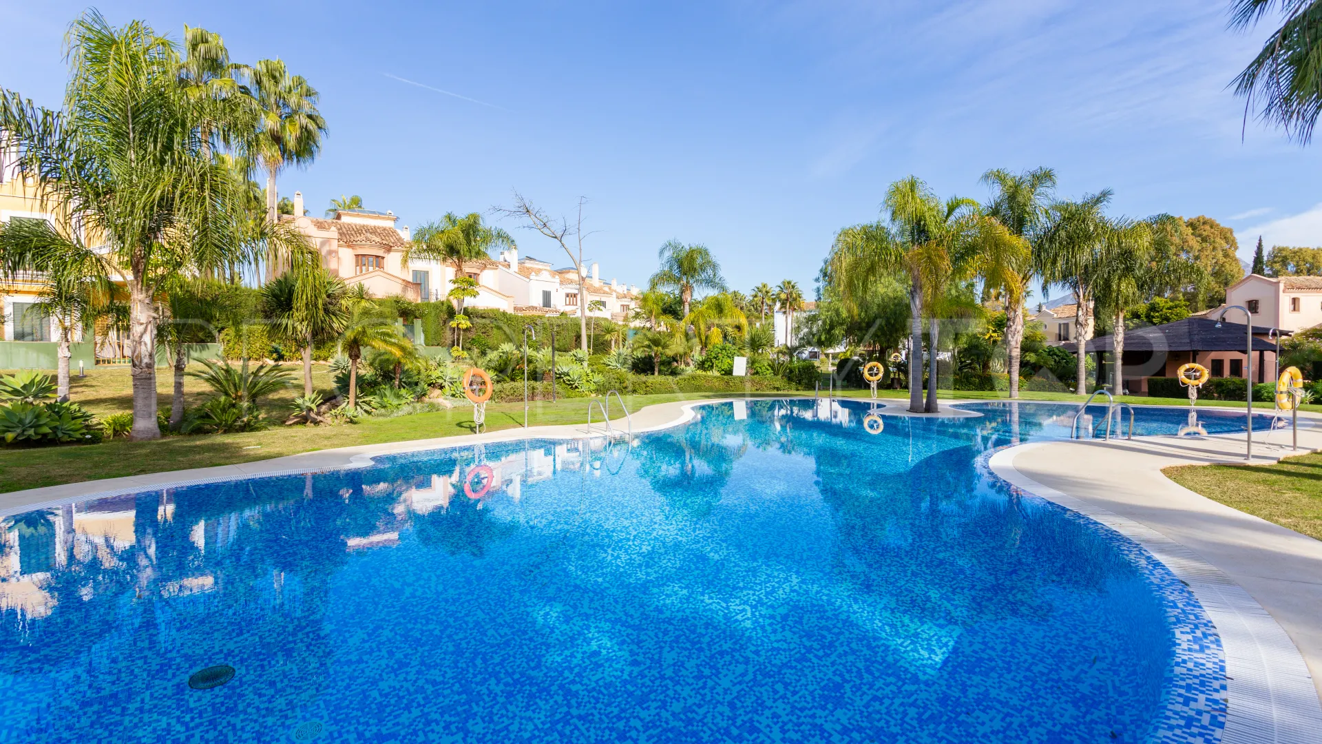 For sale 5 bedrooms villa in Isla de Guadalmina