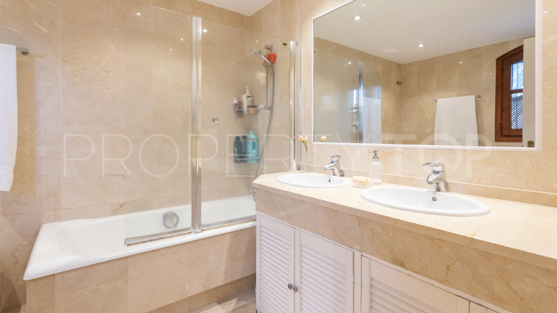 For sale 5 bedrooms villa in Isla de Guadalmina