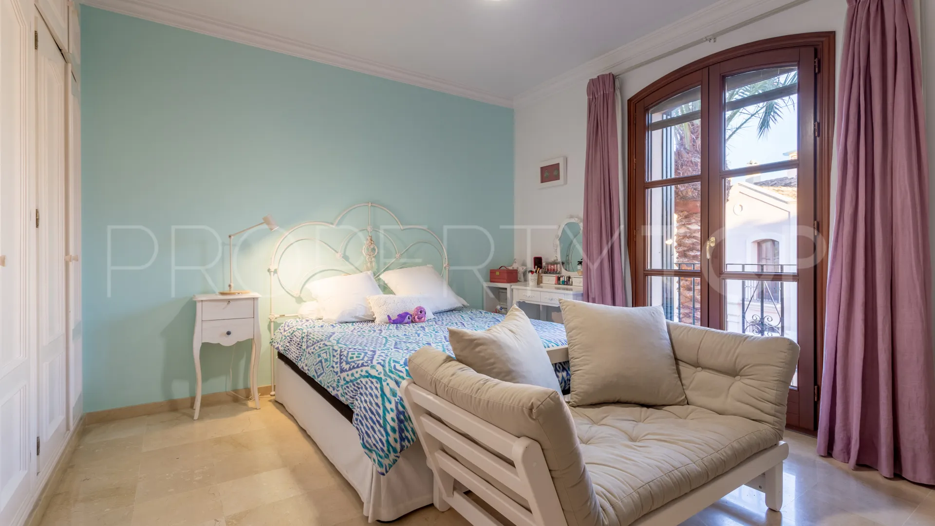 For sale 5 bedrooms villa in Isla de Guadalmina