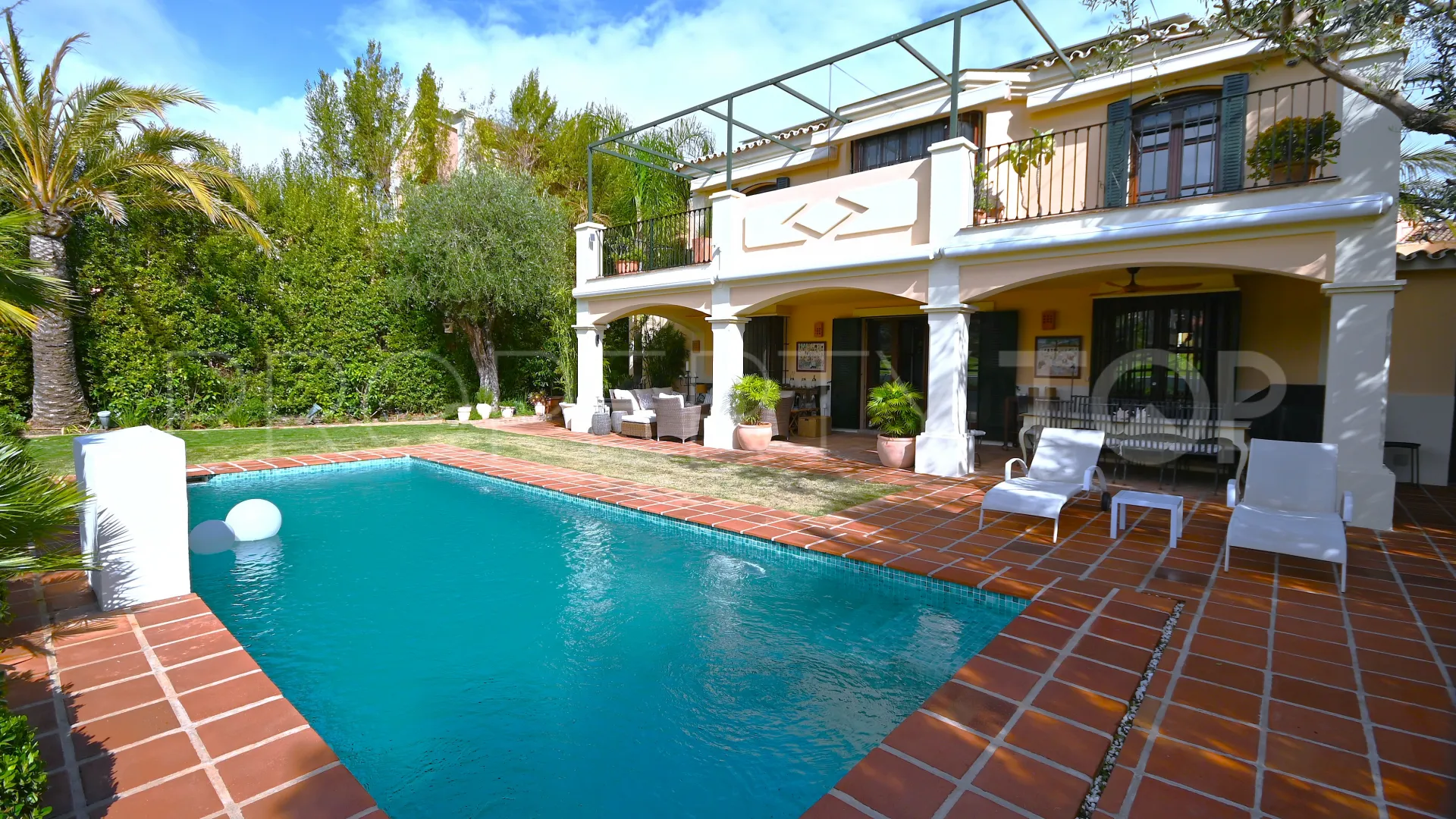 For sale 5 bedrooms villa in Isla de Guadalmina